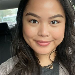 Meet your Posher, Chanel